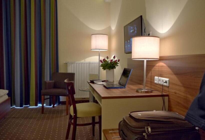 Номер Стандарт с Террасой, Friesische Wehde