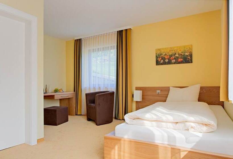 标准单人间, Fuxxbau