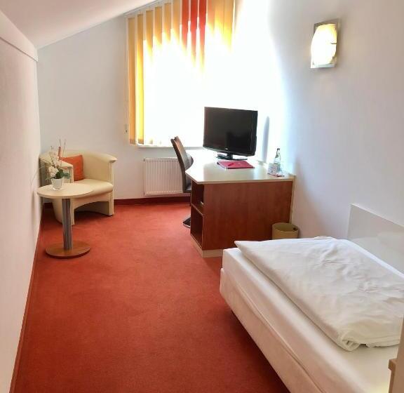 Номер Стандарт Индивидуальный, Günter