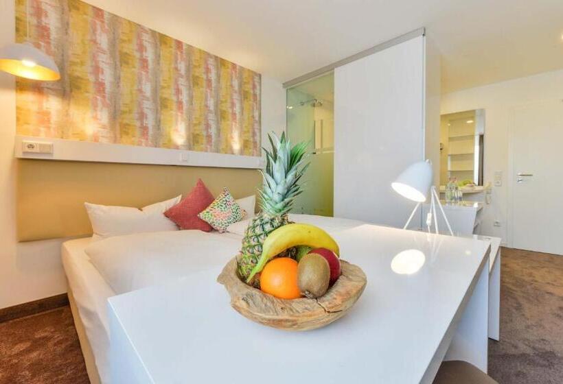 Номер Комфорт, Günter