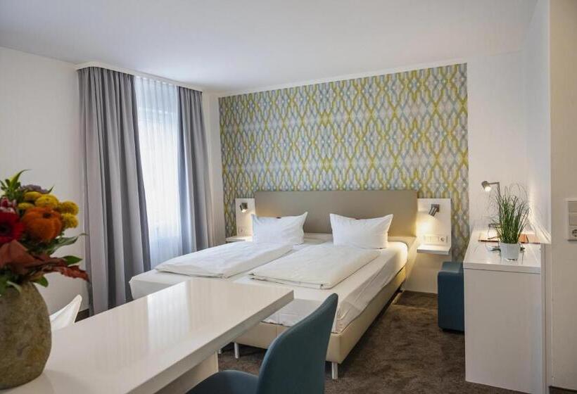 Семейное Студио, Günter