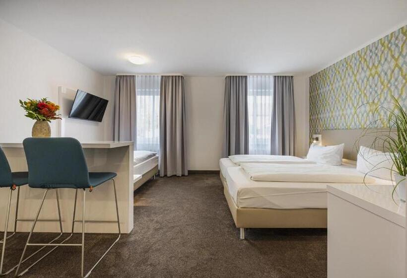 Семейное Студио, Günter