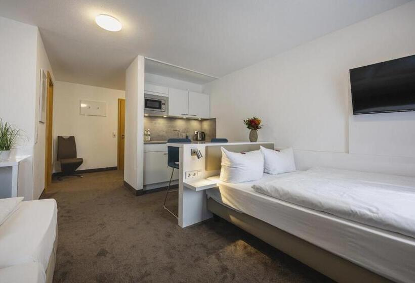 Семейное Студио, Günter