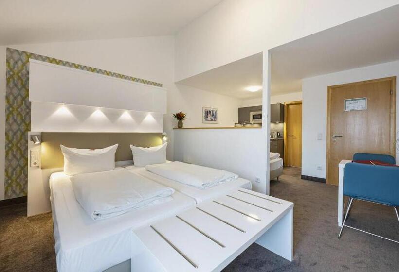 Семейное Студио, Günter