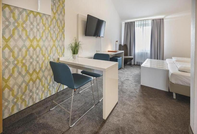 Семейное Студио, Günter