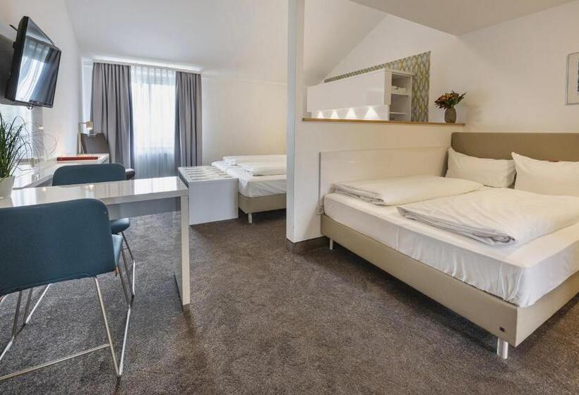 Семейное Студио, Günter