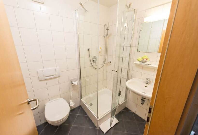 Номер Стандарт Индивидуальный, Günter