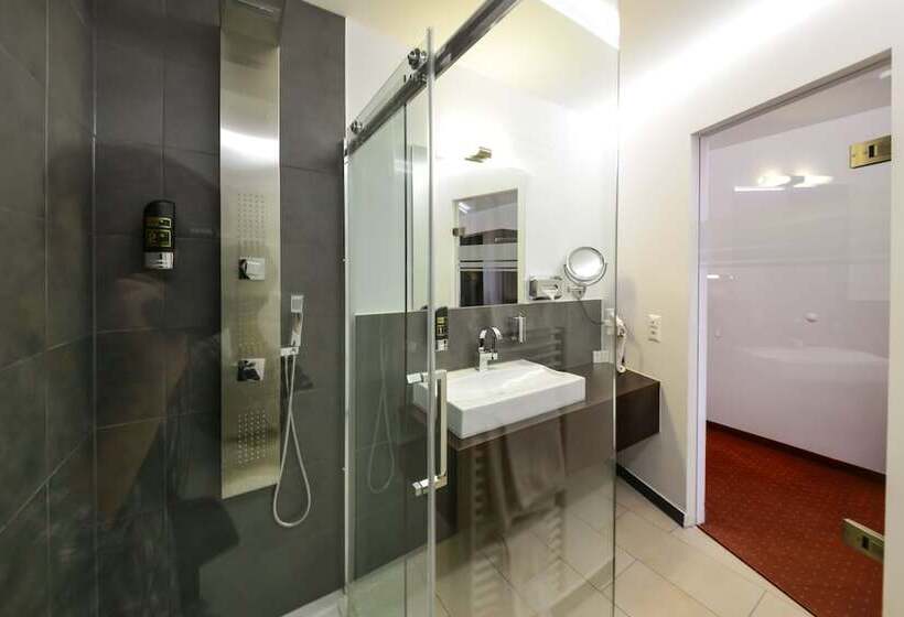 Номер Комфорт, Günter