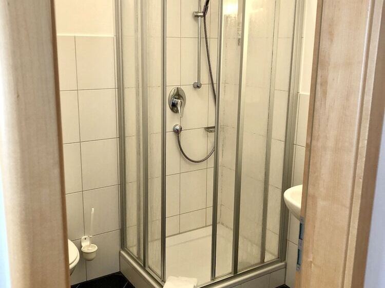 Номер Стандарт, Günter