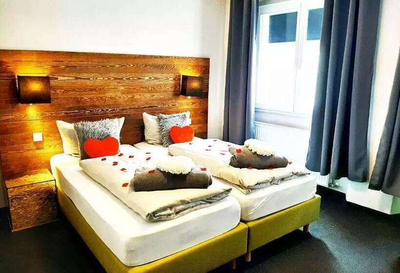 Standard-huone, Goldene Steig