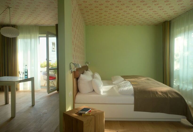 수피리어 룸, Gude