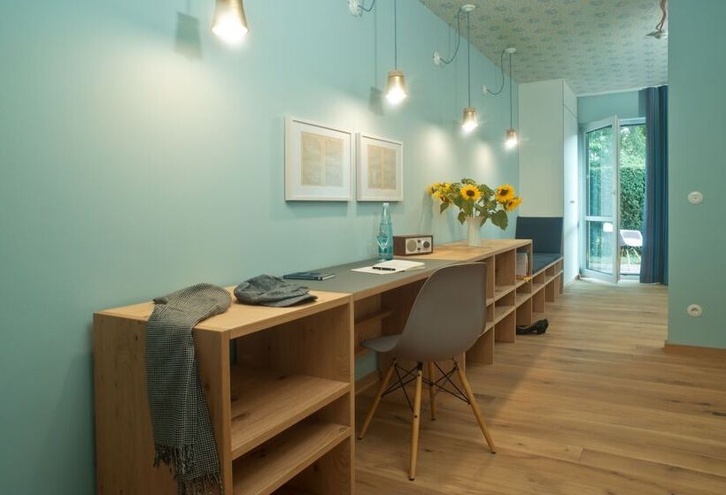 수피리어 룸, Gude