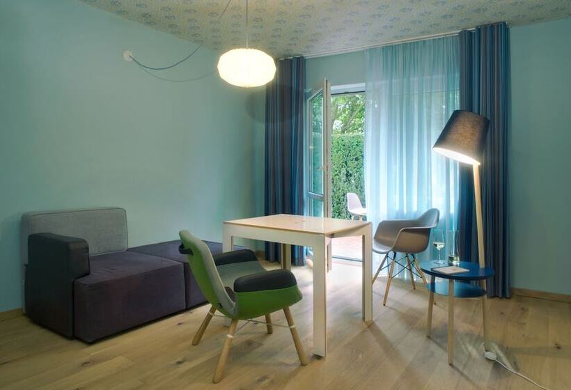 수피리어 룸, Gude