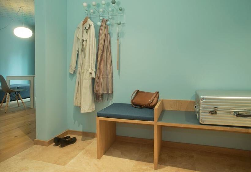 수피리어 룸, Gude