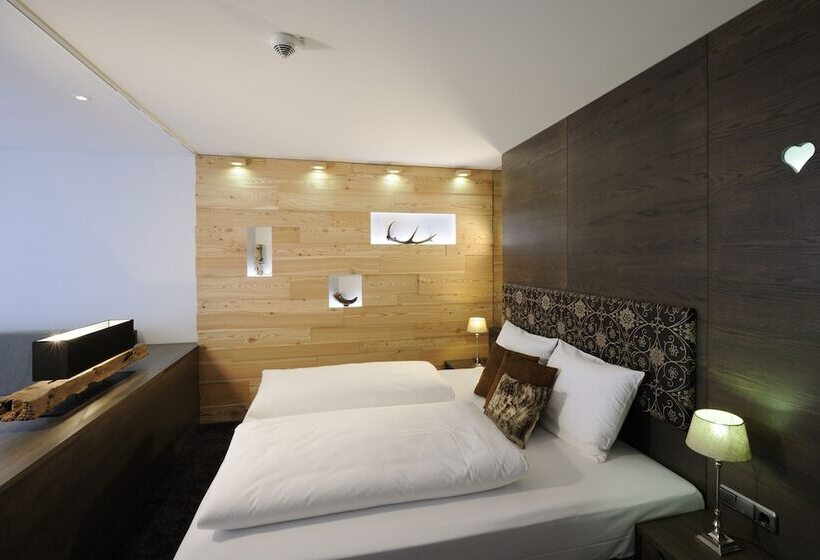 Полулюкс, Hubertus Mountain Refugio Allgäu