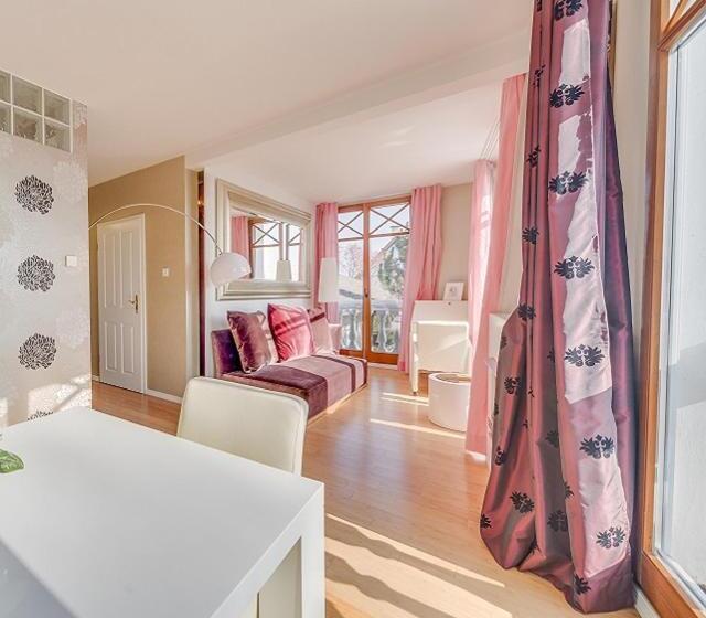 شقة غرفة واحدة, Peter Schaefer