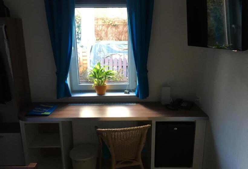 Номер Стандарт Индивидуальный, & Restaurant Hessischer Hof