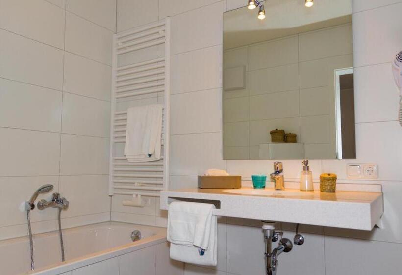 Номер Стандарт Индивидуальный, & Restaurant Hessischer Hof