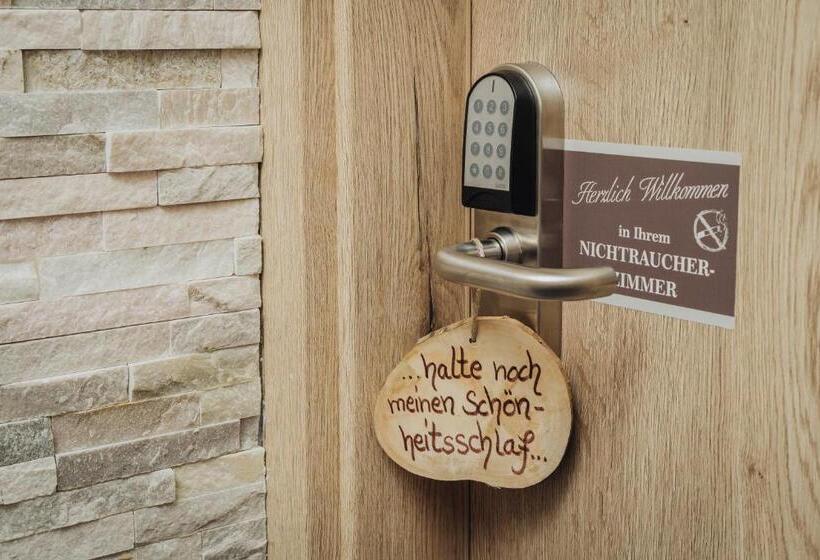 Номер Стандарт Индивидуальный, & Restaurant Hessischer Hof