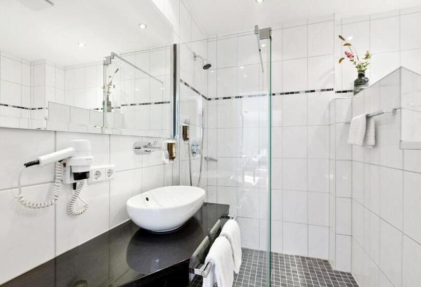 إستديو قياسى مزود بشرفة, Rosengarten