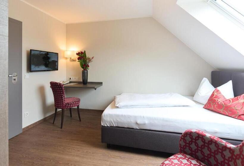 스탠다드 싱글 룸, Staffler