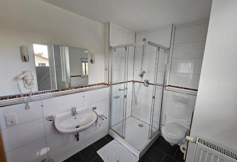 带阳台的三人标准间, Talblick