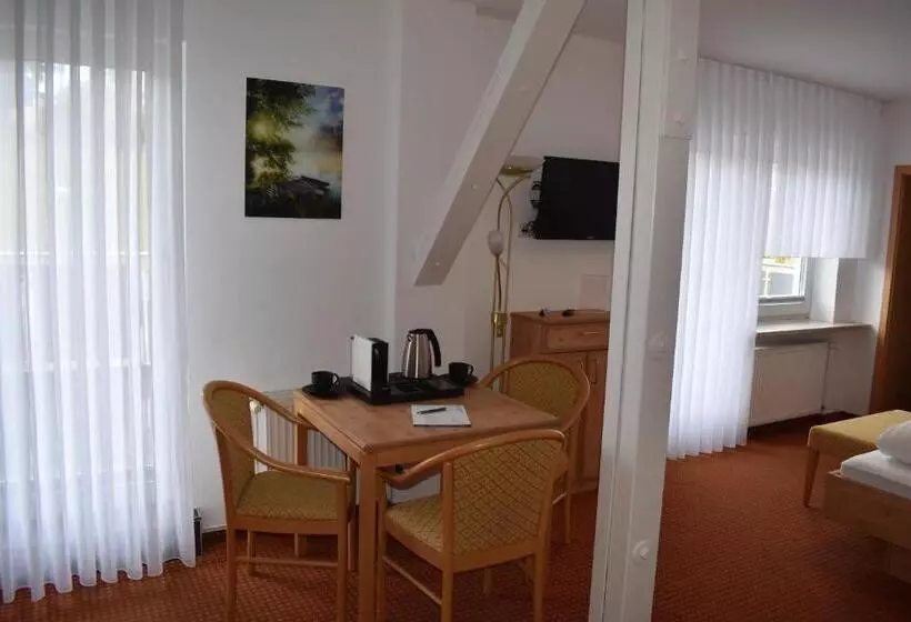 Quarto Triplo Standard com Balcão, Talblick