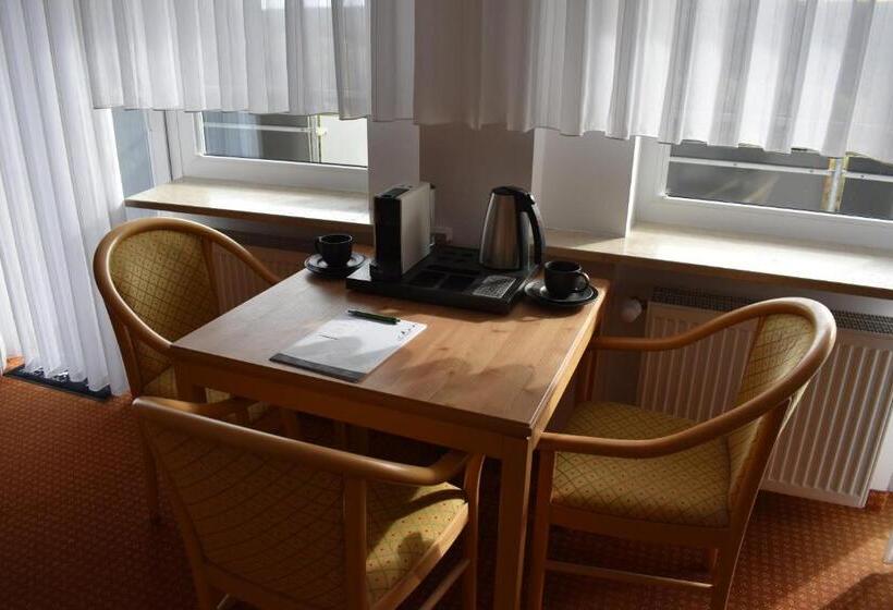 带阳台的三人标准间, Talblick