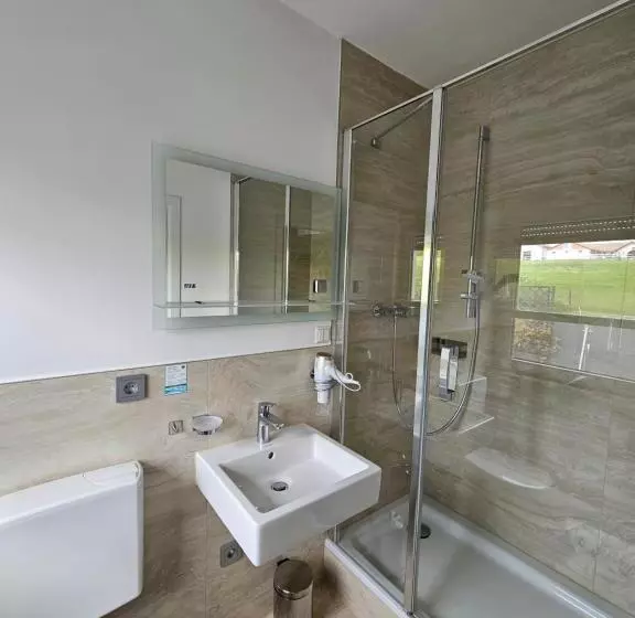 Quarto Standard Individual com Balcão, Talblick