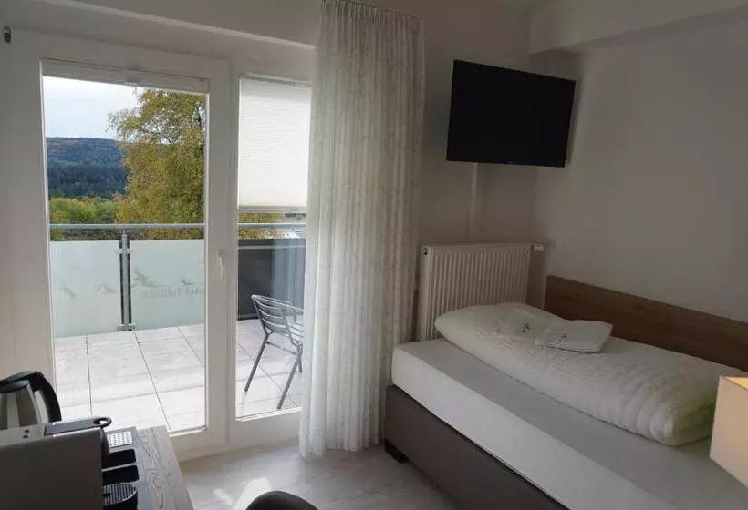 Quarto Standard Individual com Balcão, Talblick