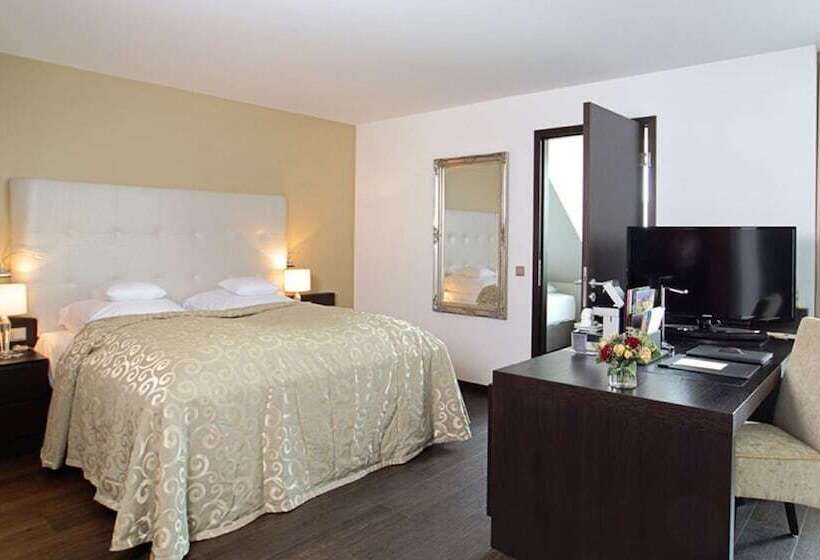 جناح جونيور, Winzerstube