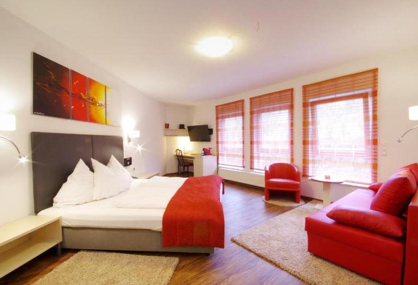 Полулюкс, Jakob