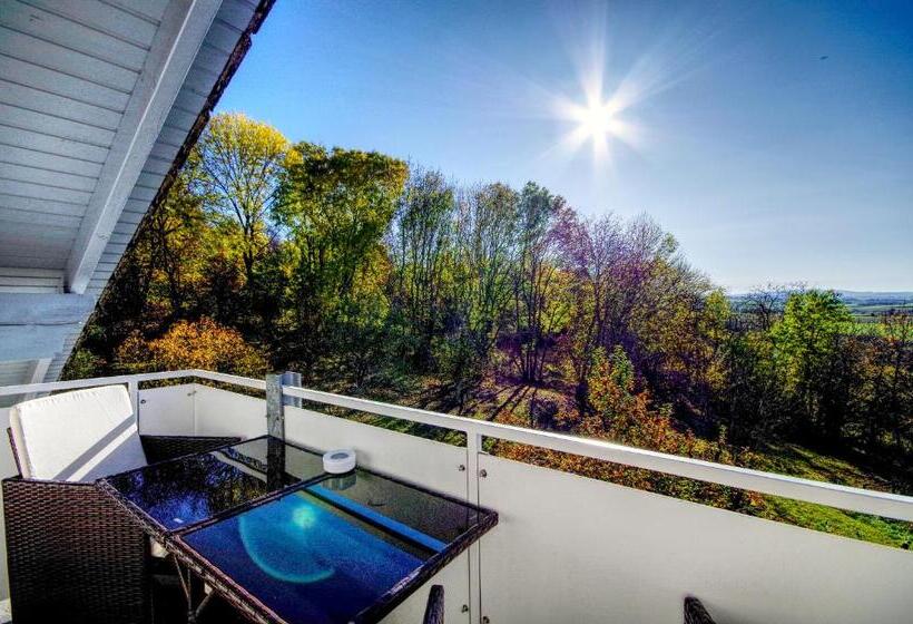 ハイドロマッサージバス付きスイート, Jakob