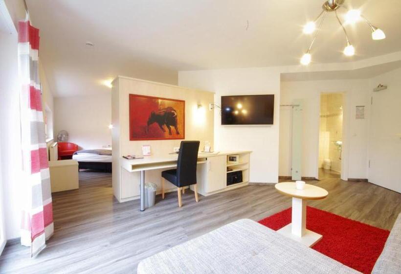 ハイドロマッサージバス付きスイート, Jakob