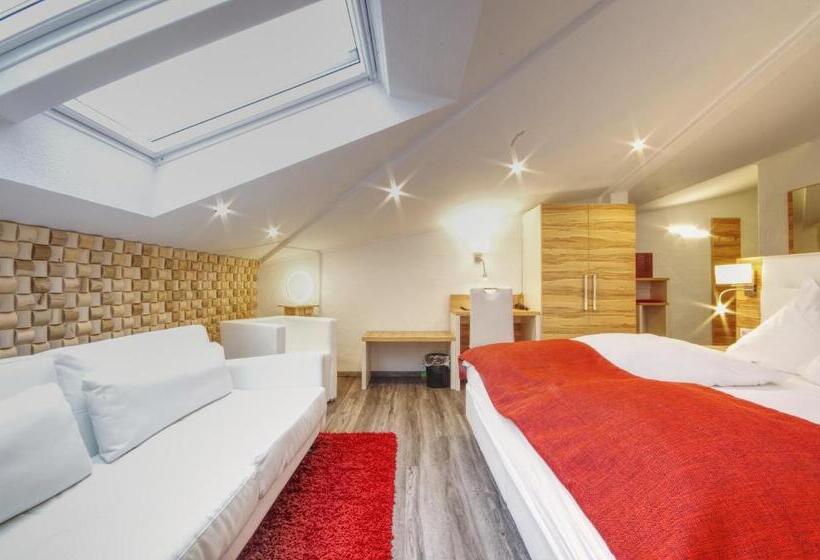 Люкс с гидромассажем, Jakob