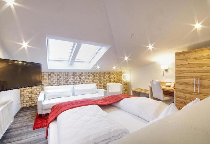 ハイドロマッサージバス付きスイート, Jakob