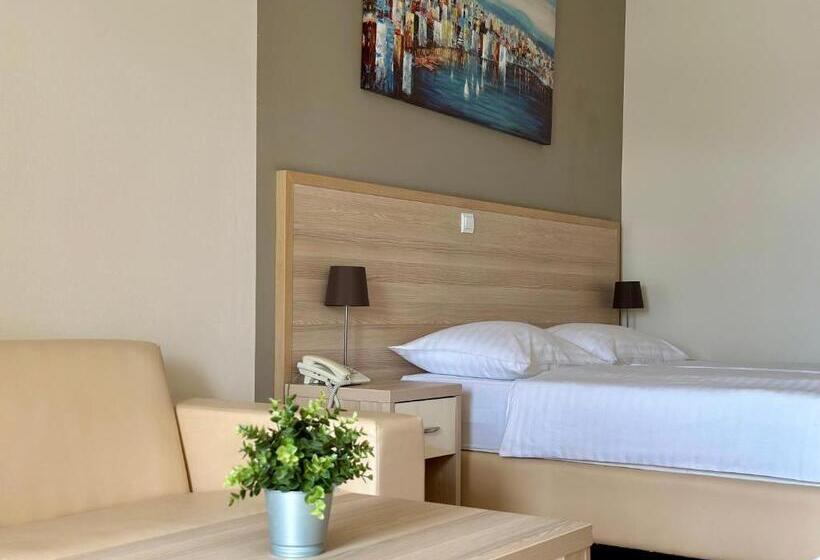 Трехместный Номер Superior, Villa Miramar