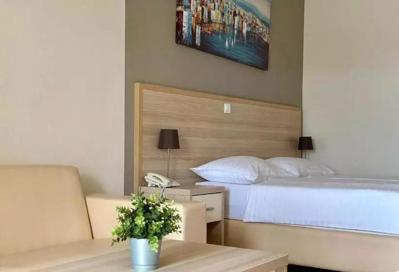 Habitació Triple Superior, Villa Miramar