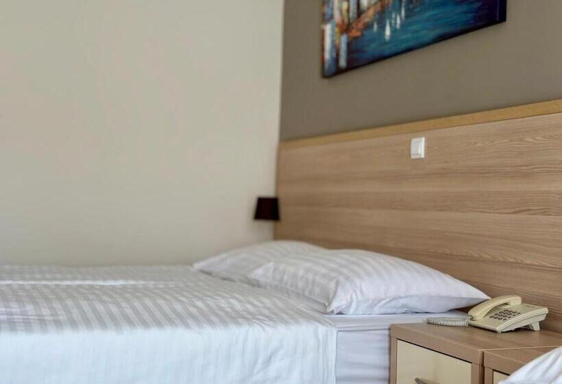 Трехместный Номер Superior, Villa Miramar