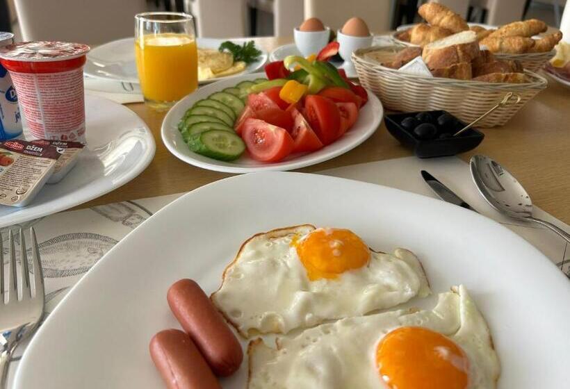 Апартаменты 1 Спальня Вид на Море, Villa Miramar