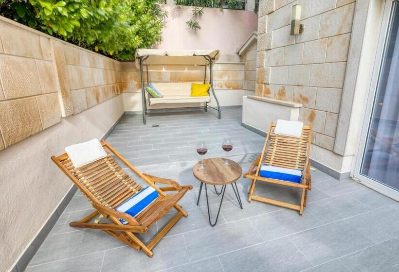 Апартаменты 1 Спальня Вид на Море, Villa Miramar