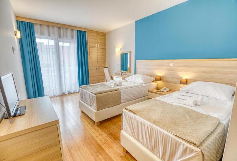 Номер Deluxe Вид на Море Боковой, Villa Miramar