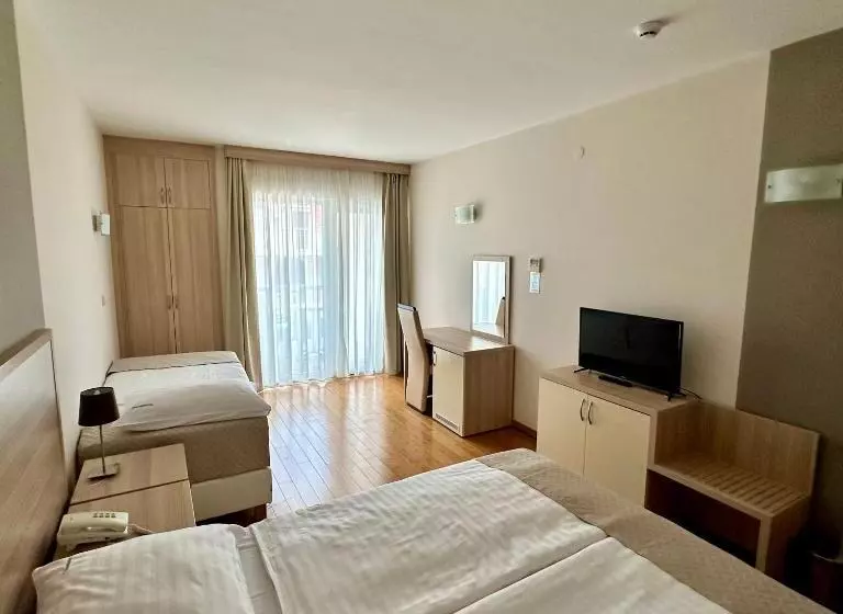 Triple Room Sea View, Villa Miramar