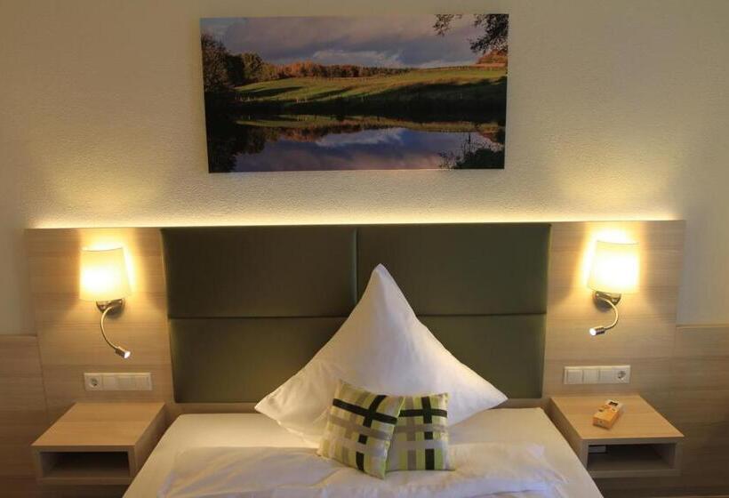 经济房, Waldhotel Zum Bergsee Damme