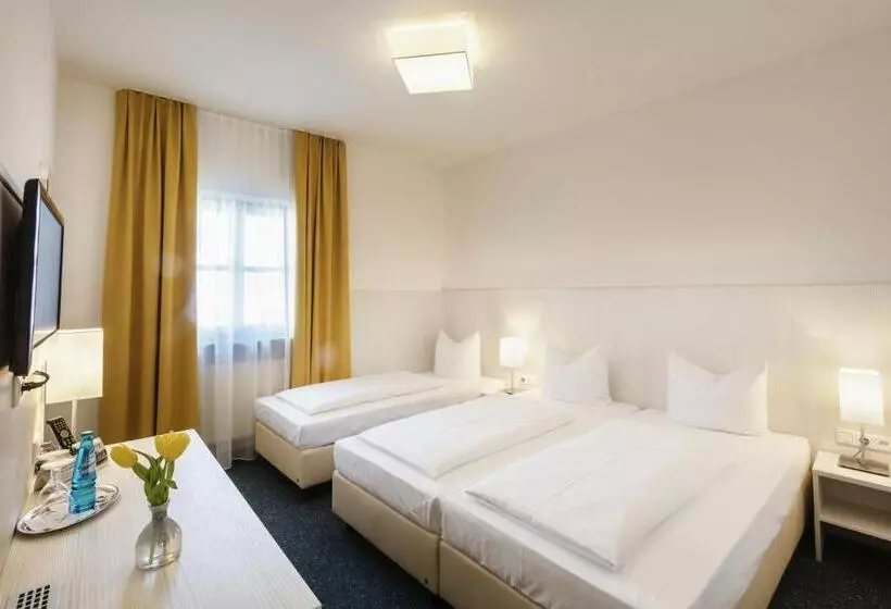اتاق استاندارد سه نفره, Wandinger Hof By Lehmann Hotels