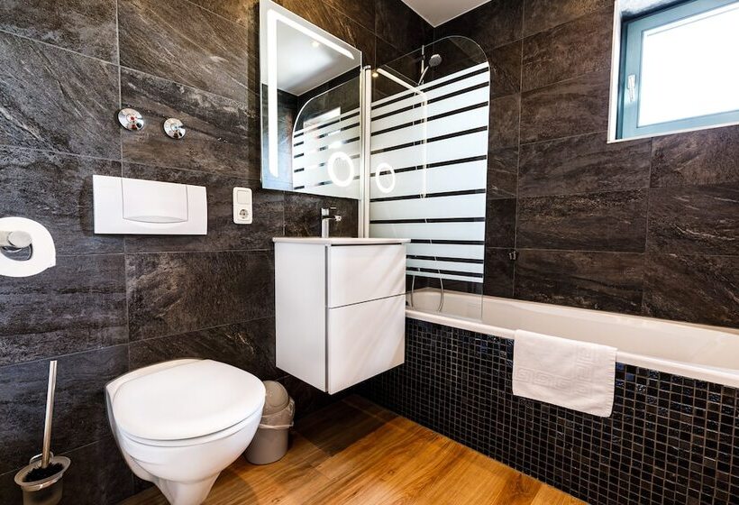 Номер Стандарт, Arthotel Restaurant Pfeffermühle