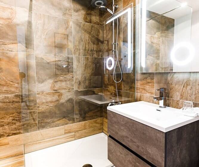 Номер Стандарт Трехместный, Arthotel Restaurant Pfeffermühle