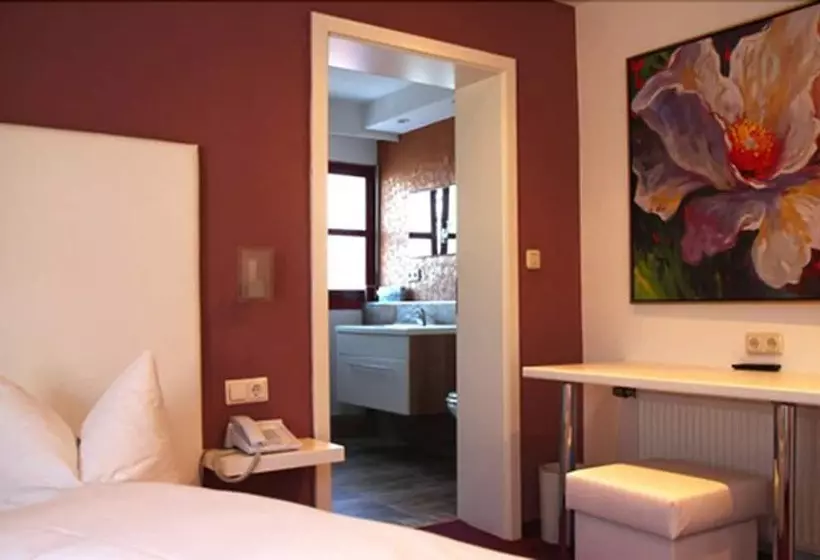 スタンダードトリプルルーム, Arthotel Restaurant Pfeffermühle