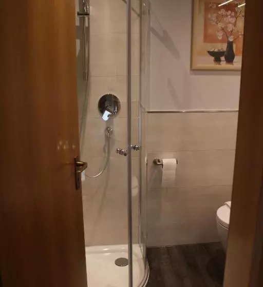 バルコニー付きスタンダードルーム, Blauer Bock Hotel Garni