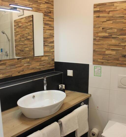 スタンダードトリプルルーム, Am Blumenhaus